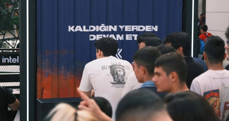 Excalibur’un Gücü RE:PLAY Turnuvasında Oyuncularla Buluştu