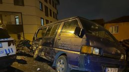 Ey&uuml;psultan'da Korkutan Kaza: 8 Araca &Ccedil;arptı, Yaralanan Olmadı