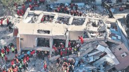 Facia 'Geliyorum' Dedi