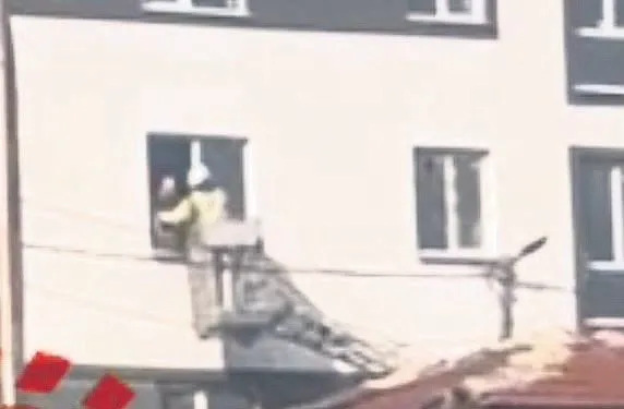 Polis ekipleri araştırma yapıyor