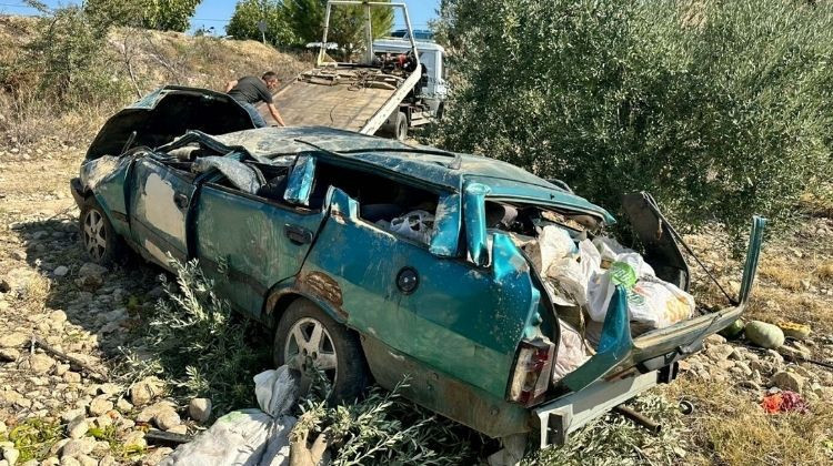 Feci Kaza… Şarampole Yuvarlanan Otomobilde Karı-Koca Hayatını Kaybetti