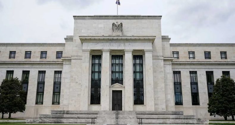 FED, Politika Faizini 25 Puan İndirdi