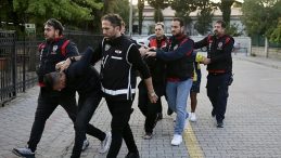 Fethiye’de polise ateş açan iki zanlı tutuklandı