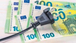 Fransızların Üçte Biri Elektrik Faturasını Ödeyemiyor