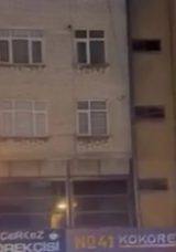 Gebze'de Bir Bina Daha Alarm Verdi! &Ccedil;atırdama Sesleri Duyuldu, Bina Boşaltıldı