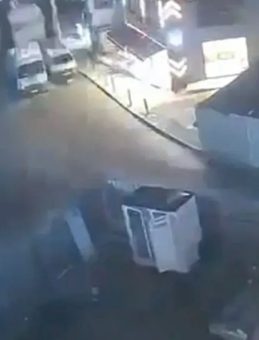 Gebze'deki Bina Yıkım Anı Güvenlik Kamerasında