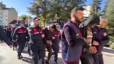 G&uuml;nd&uuml;z &Ccedil;oban, Gece Hırsız: 9 Kişi Tutuklandı