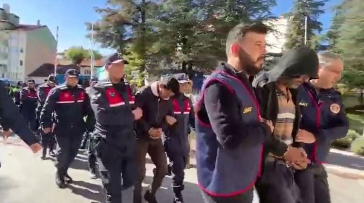 G&uuml;nd&uuml;z &Ccedil;oban, Gece Hırsız: 9 Kişi Tutuklandı