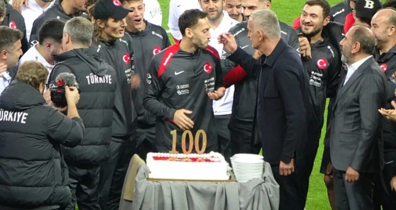 Hakan Çalhanoğlu'na 100. maç sürprizi!