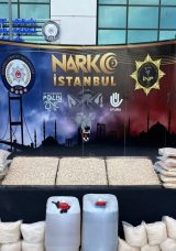 Halıdaki Baron: Uyuşturucu Baskınından Ka&ccedil;mak İ&ccedil;in Villayı Yakmıştı, Polisi &Ouml;ld&uuml;rmekten İdam Cezası Aldı