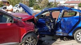 Hatay'da İki Araç Çarpıştı: 5 Yaralı