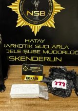 Hatay'da otomobilin kaputundan &ccedil;ıktı: Piyasa değeri 5 bu&ccedil;uk milyon TL!