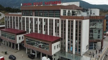 Hen&uuml;z 16 Yaşında! Karın Ağrısı Nedeniyle Gittiği Hastanede &Ouml;l&uuml; Doğum Ger&ccedil;ekleşti
