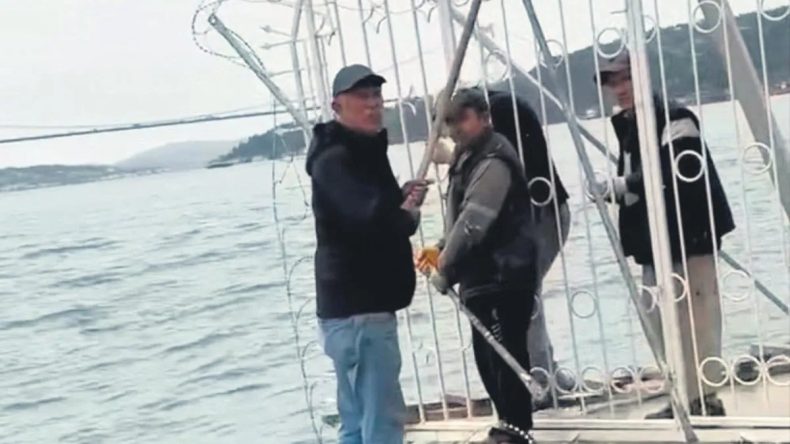 İBB Ekipleri Barikat Koydu