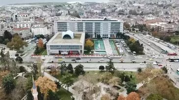 İBB'ye Y&ouml;nelik Yolsuzluk Soruşturması: 4 Ş&uuml;pheli Tutuklama Talebiyle Sevk Edildi