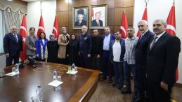 İçişleri Bakanı Ali Yerlikaya Diyarbakır Anneleriyle Buluştu