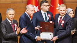 İdarecilere: Kibirden uzak durun