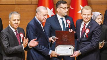İdarecilere: Kibirden uzak durun