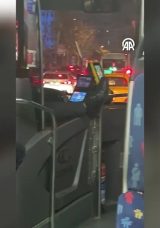 İETT Şof&ouml;r&uuml;nden Akılalmaz Hareket! Yolcuların Canını Hi&ccedil;e Saydı: O Anlar Kameralara B&ouml;yle Yansıdı