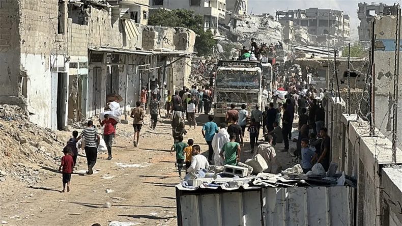 İlk Yardım Tırlarının Gazze’ye Girişi Başladı