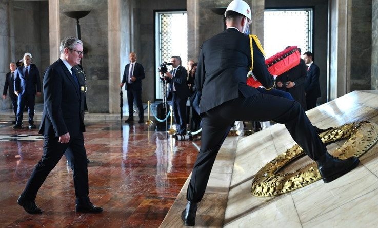 İngiltere Başbakanı Starmer, Anıtkabir'i ziyaret etti