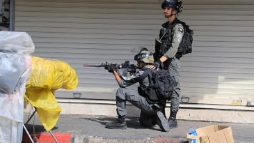 İşgalci İsrail Askerleri, Batı Şeria'da 2 Filistinliyi Yaraladı