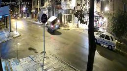 Isparta'da Yürekleri Ağza Getiren Kaza | Baba ve 8 Aylık Kızı Devrilen Araçta Sıkıştı: Kurtarma Çalışmaları Kamerada!