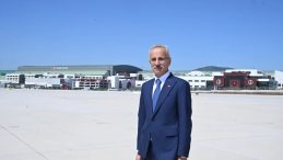 İstanbul Havalimanı Yine Zirvede! Bakan Uraloğlu Duyurdu: Avrupa'nın En Yoğun Havalimanı Oldu