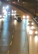 İstanbul TEM Otoyolu'nda Kaza: Ara&ccedil;lar Yol Ortasında Kaldı!
