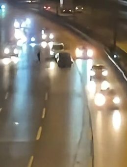 İstanbul TEM Otoyolu'nda Kaza: Araçlar Yol Ortasında Kaldı!