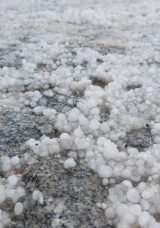 İstanbul'da Hava Durumu Uyarısı Sonrası Fırtına Etkili Oluyor! Meteoroloji'nin Tahminlerine G&ouml;re Dolu Yağışı Bekleniyor mu?