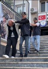 İstanbul'da Şaşkınlık Yaratan 'Ara&ccedil; Kiralama' Dolandırıcılığı: 6 Milyonluk Vurgunda 5 G&ouml;zaltı!