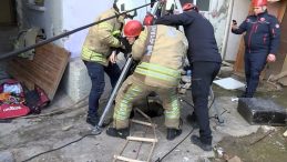 İstanbul'da Tehlikeli Kuyuya Düşen Yaşlı Kadın İçin Kurtarma Çalışması!