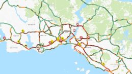 İstanbul'da Trafik Durma Noktasına Geldi! Yoğunluk Yüzde 80'e Ulaştı