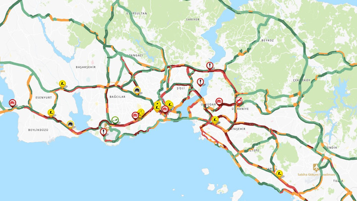 İstanbul'da Trafik Durma Noktasına Geldi! Yoğunluk Yüzde 80'e Ulaştı