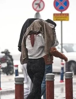 İstanbul'da Yarın Okullar Tatil Mi? Meteoroloji İstanbul İçin Alarm Verdi!