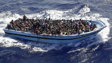 İtalya Sahil G&uuml;venliği, Akdeniz'deki Tekne Faciasında 91 G&ouml;&ccedil;meni Kurtardı