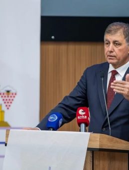 İzmir Büyükşehir Belediye Başkanı Tugay'dan Şaşırtan Geri Adım!