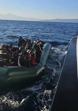 İzmir A&ccedil;ıklarında 104 D&uuml;zensiz G&ouml;&ccedil;men Yakalandı