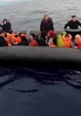 İzmir'de 52 D&uuml;zensiz G&ouml;&ccedil;men Yakalandı