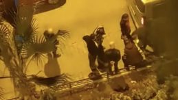 İzmir'de Aile İçi Kavga Faciaya Dönüştü! Sinir Krizi Geçiren Adam Otomobilini Ateşe Verdi, Ağır Yaralandı