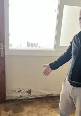 İzmir'de İZSU şebeke borusu patladı: Bir evi yaşanmaz hale getirdi
