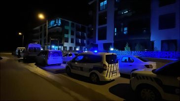 İzmir'de korkun&ccedil; olay! Anne-baba ve oğulları evde &ouml;l&uuml; bulundu