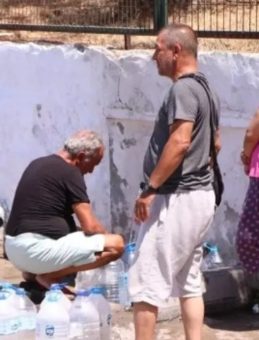 İzmir'de Su Sıkıntısı Sürekleniyor: Vatandaşlar Belediye Yönetimine Tepkili!