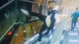 İzmir'de Üst Geçitte 'Maganda' Olayı: Yumruk ve Tekmelerle Saldırdılar! 2 Şüpheli Tutuklandı