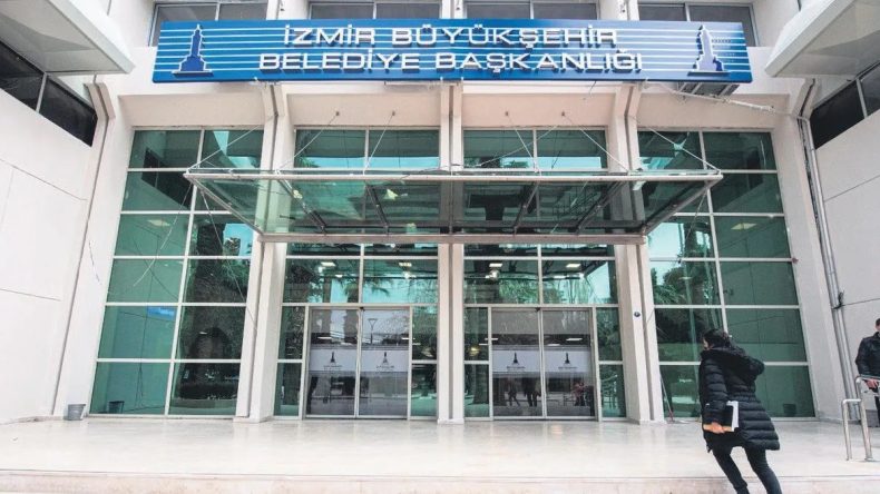 İzmir’de Borç Krizi Derinleşiyor