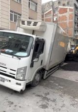 Kamyonet &Ccedil;&ouml;ken Yola D&uuml;şt&uuml;, Kep&ccedil;e Yardımıyla Kurtarıldı