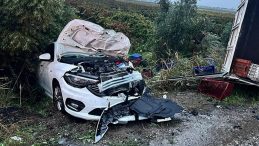 Kamyonetin Devrilmesi Sonucu Yaşanan Kaza: 2 Ölü, 3 Yaralı!