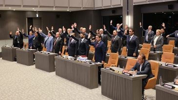 KKTC Cumhuriyet Meclisi İki Devletli &Ccedil;&ouml;z&uuml;m &Ouml;nerisini Onayladı