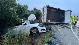 Kontrolden Çıkan Kamyonet Dehşet Saçtı: 2 Ölü, 3 Yaralı